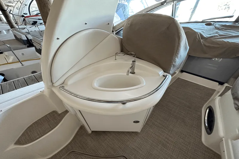 Slide: The Image of Sea Ray 340 Sundancer 2003 - 18