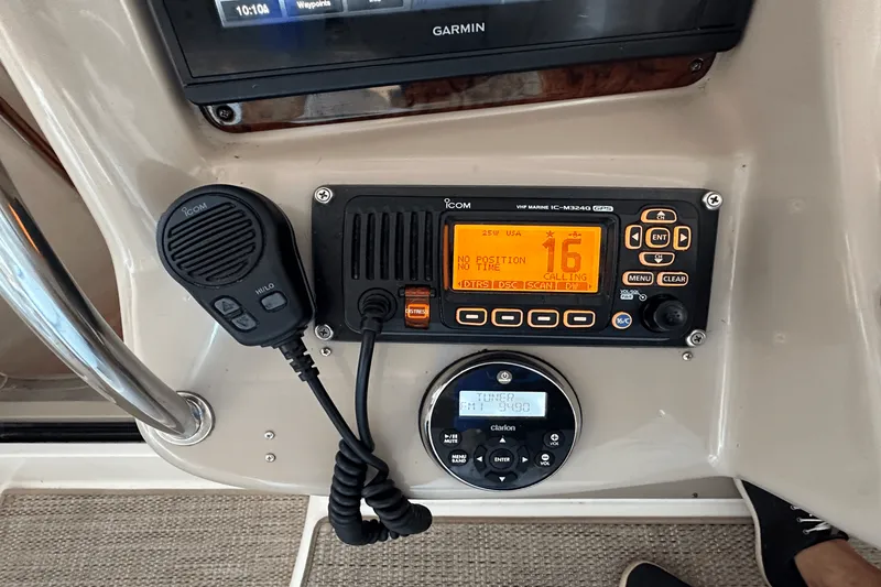 Slide: The Image of Sea Ray 340 Sundancer 2003 - 24