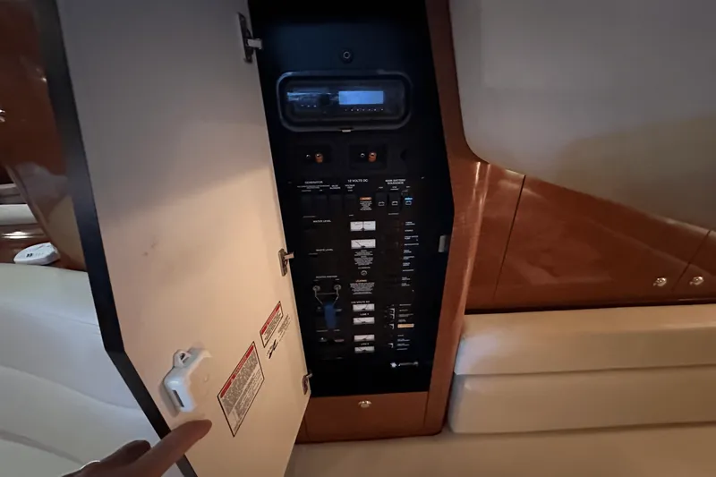 Slide: The Image of Sea Ray 340 Sundancer 2003 - 29