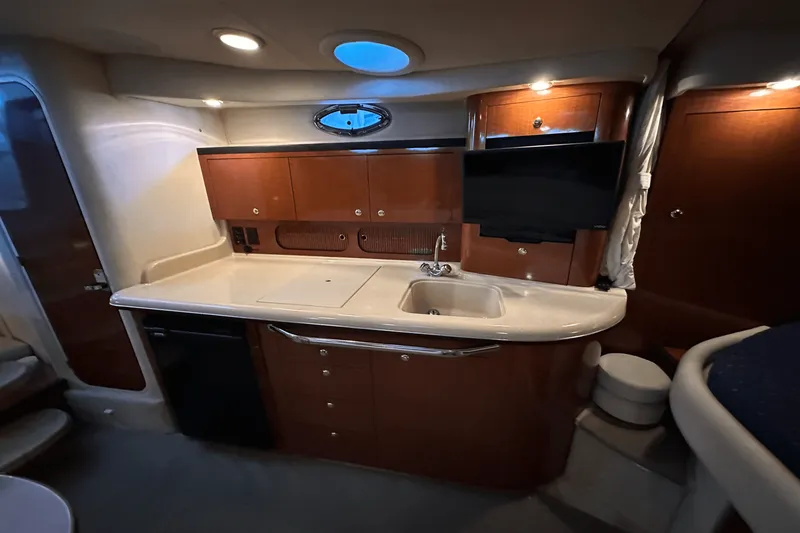 Slide: The Image of Sea Ray 340 Sundancer 2003 - 30