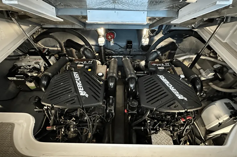 Slide: The Image of Sea Ray 340 Sundancer 2003 - 36