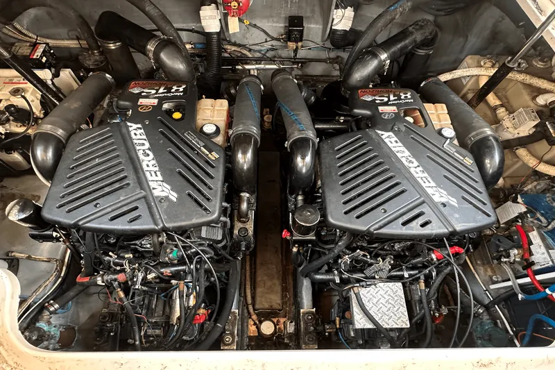 Slide: The Image of Sea Ray 340 Sundancer 2003 - 37