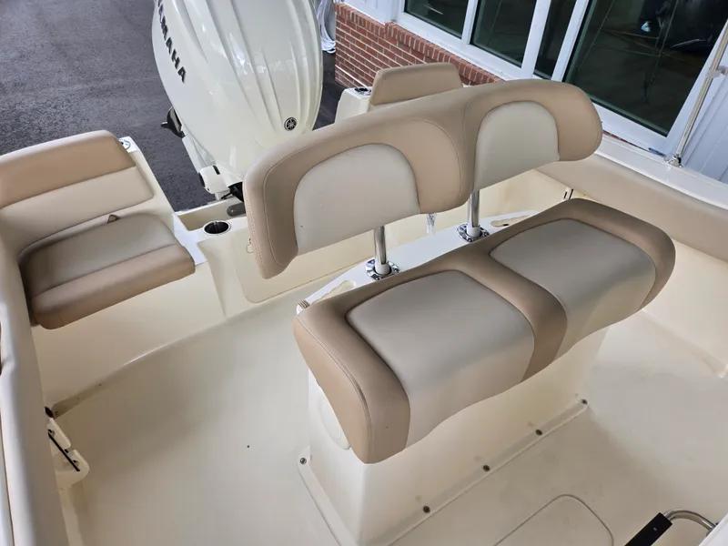 Slide: The Image of Scout 195 Sportfish 2025 - 3