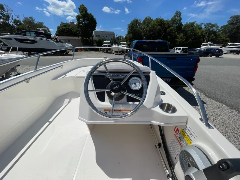 Slide: The Image of Boston Whaler 130 Super Sport 2027 - 3