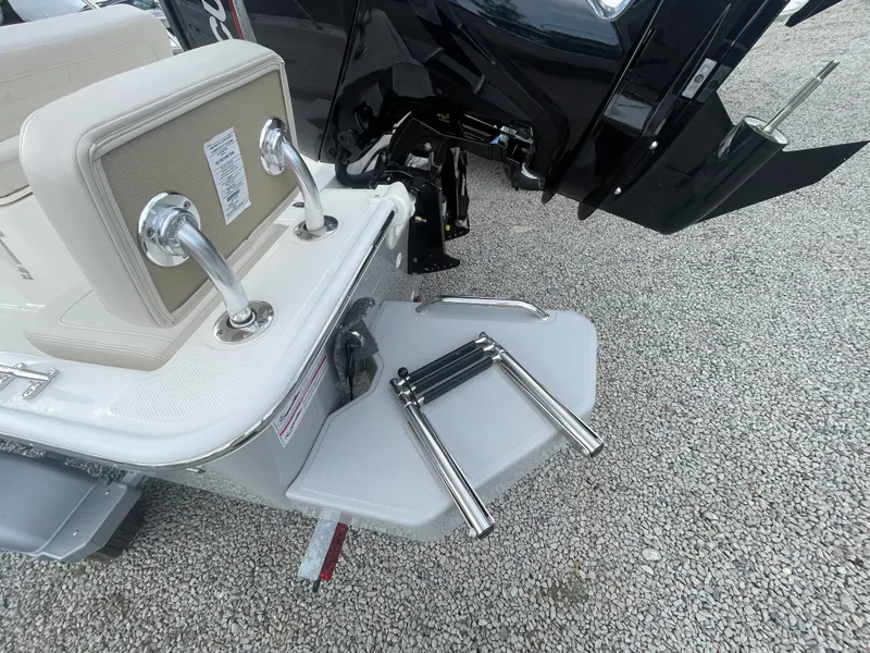 Slide: The Image of Boston Whaler 170 Montauk 2026 - 1