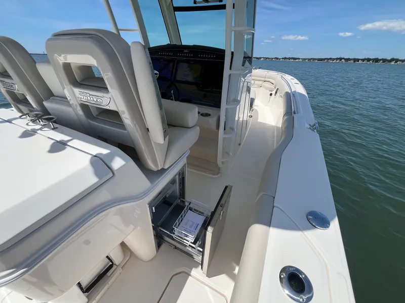 Slide: The Image of Boston Whaler 330 Outrage 2026 - 26