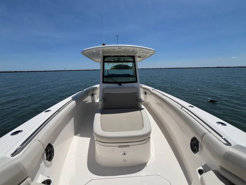 Slide: The Image of Boston Whaler 330 Outrage 2026 - 39