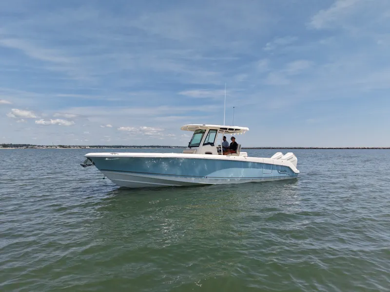 Slide: The Image of Boston Whaler 330 Outrage 2026 - 3