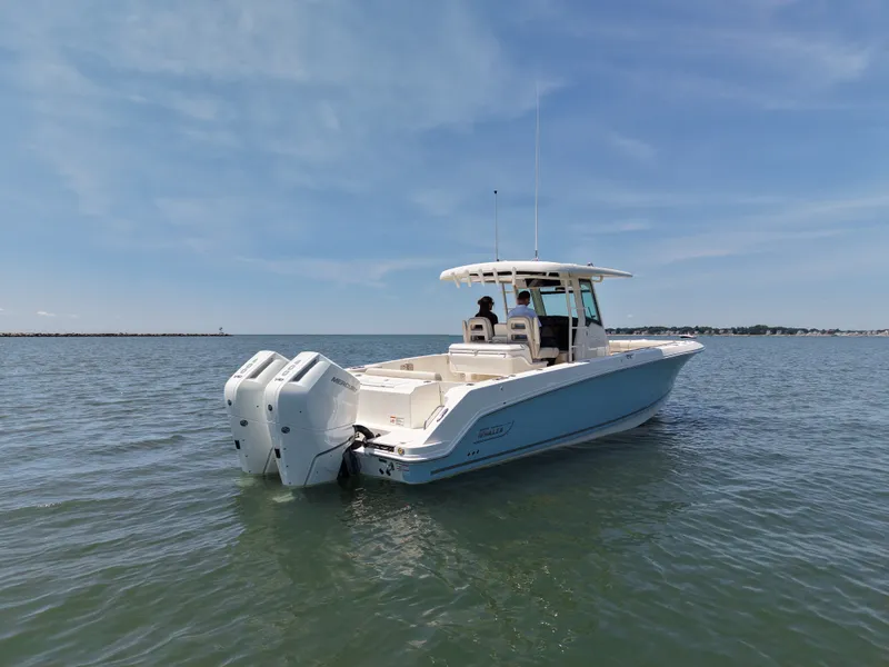 Slide: The Image of Boston Whaler 330 Outrage 2026 - 7