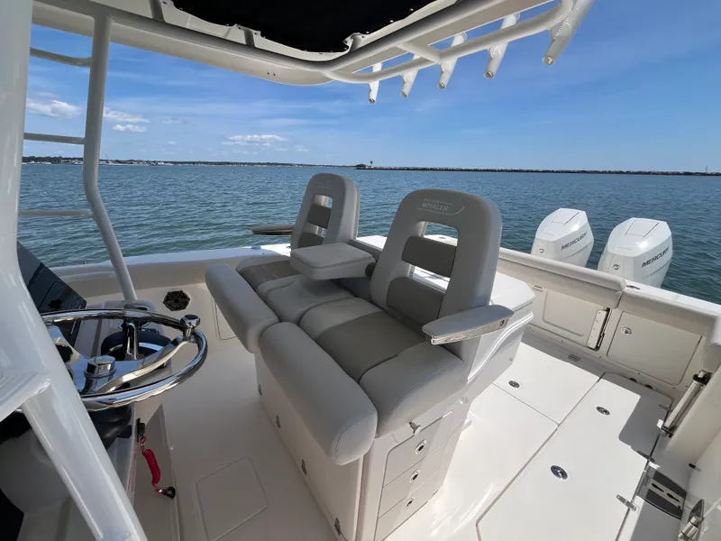 Slide: The Image of Boston Whaler 330 Outrage 2026 - 30