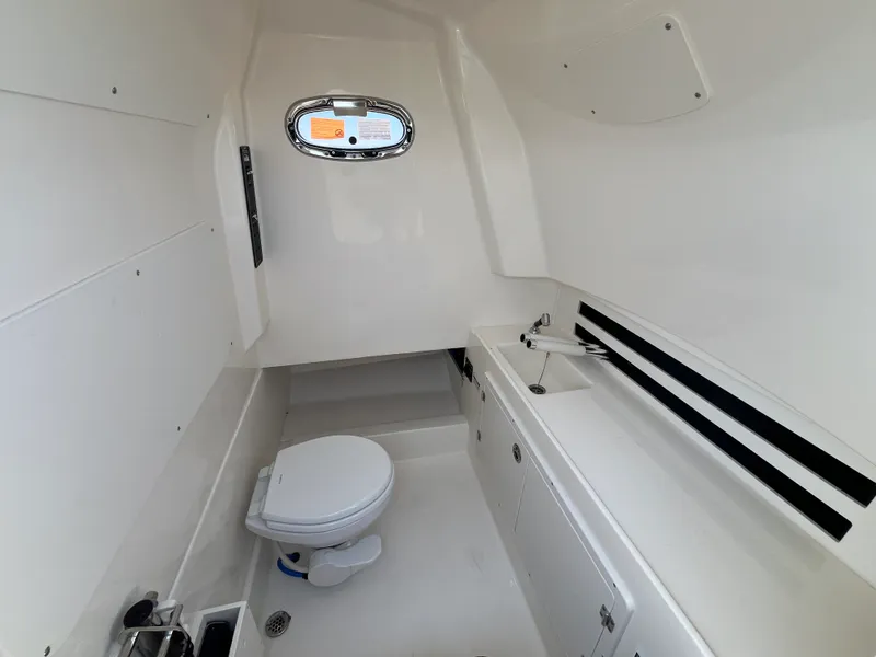 Slide: The Image of Boston Whaler 330 Outrage 2026 - 35