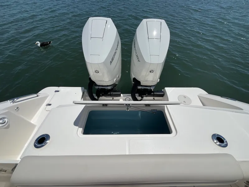 Slide: The Image of Boston Whaler 330 Outrage 2026 - 21