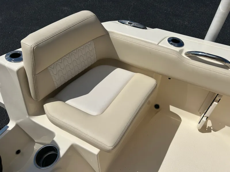 Slide: The Image of Scout 195 Sportfish 2027 - 18