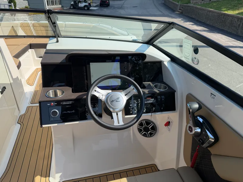 Slide: The Image of Sea Ray SDX 290 2026 - 5