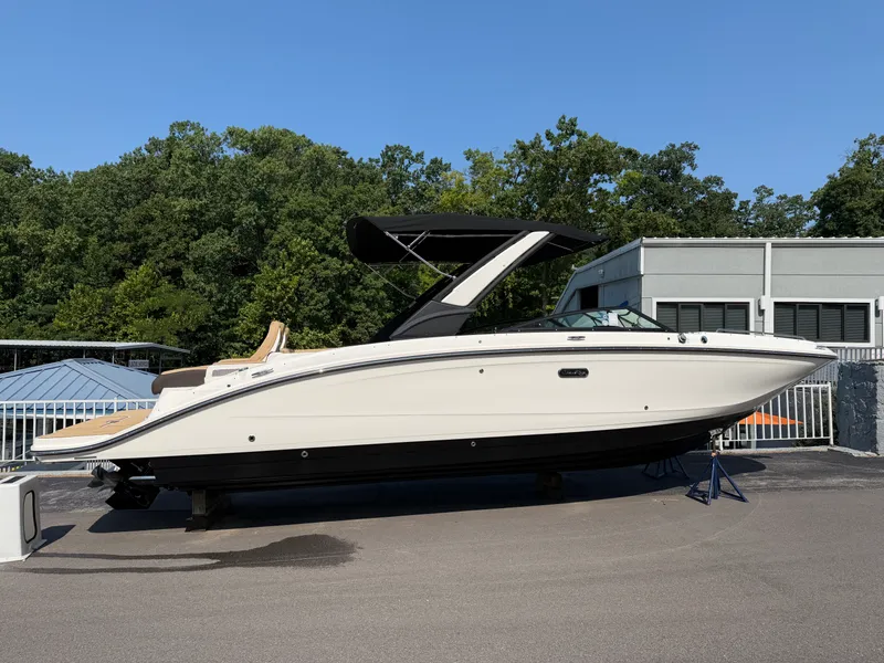 Slide: The Image of Sea Ray SDX 290 2026 - 2