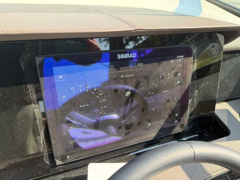 Slide: The Image of Sea Ray SDX 290 2026 - 7
