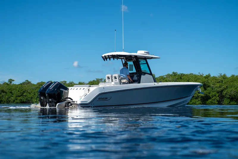 Slide: The Image of Boston Whaler 280 Outrage 2026 - 26