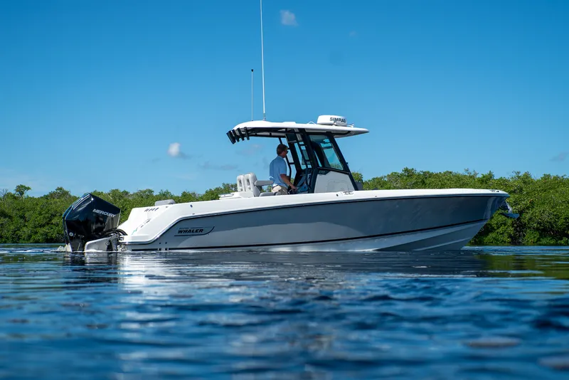 Slide: The Image of Boston Whaler 280 Outrage 2026 - 27