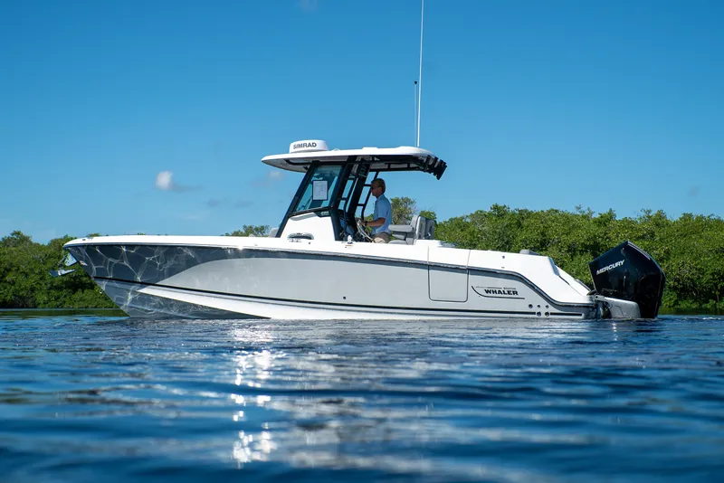 Slide: The Image of Boston Whaler 280 Outrage 2026 - 35