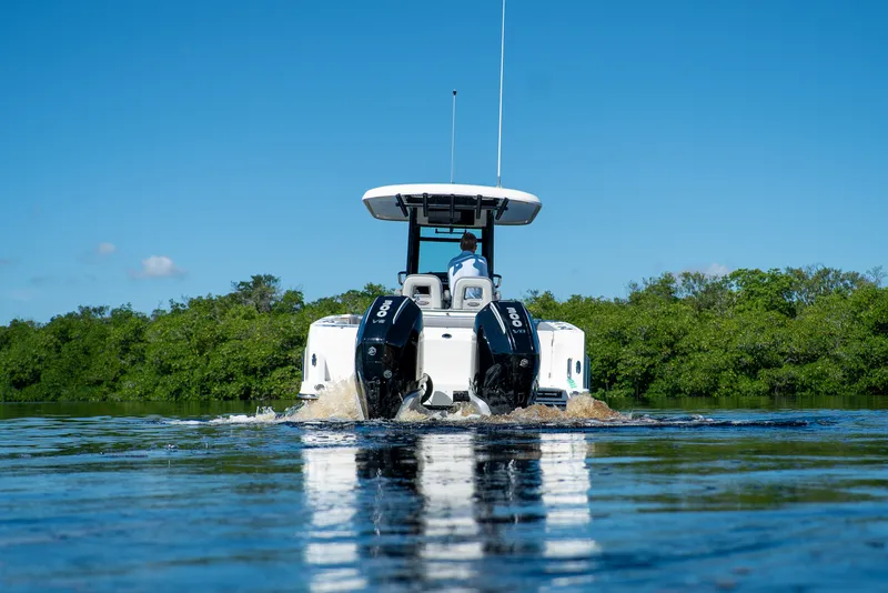 Slide: The Image of Boston Whaler 280 Outrage 2026 - 38