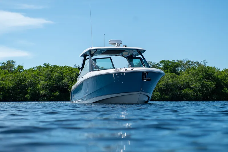 Slide: The Image of Boston Whaler 330 Vantage 2026 - 26