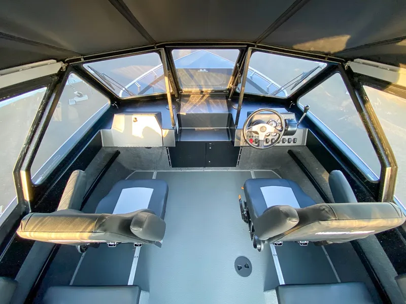 Slide: The Image of North River 24 Commander 2026 - 10