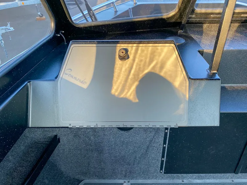 Slide: The Image of North River 24 Commander 2026 - 12