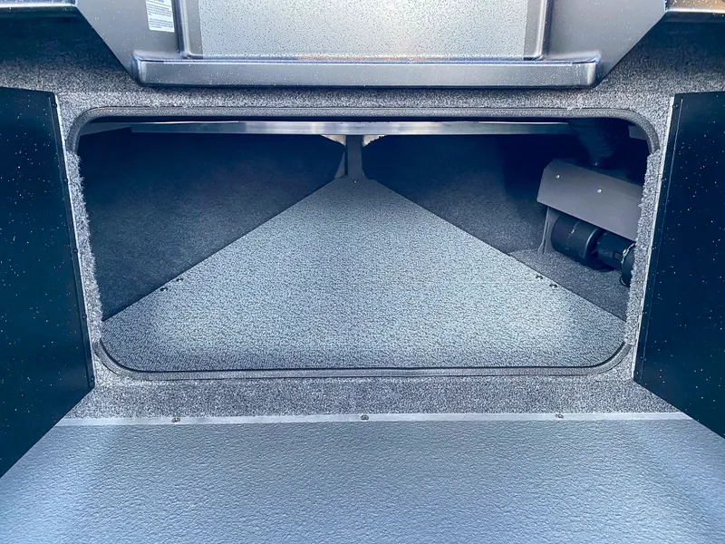 Slide: The Image of North River 24 Commander 2026 - 13