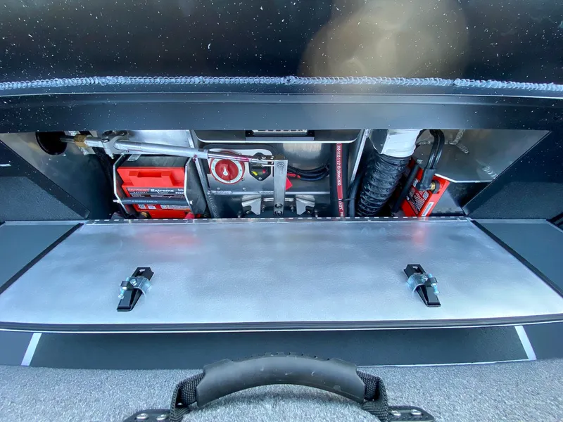 Slide: The Image of North River 24 Commander 2026 - 24