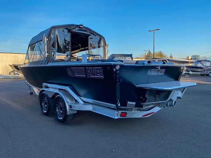 Slide: The Image of North River 24 Commander 2026 - 5