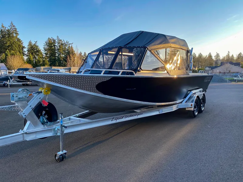 Slide: The Image of North River 24 Commander 2026 - 7