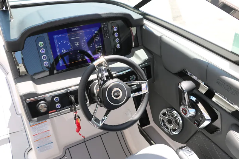 Slide: The Image of Chaparral 26 Surf 2025 - 14