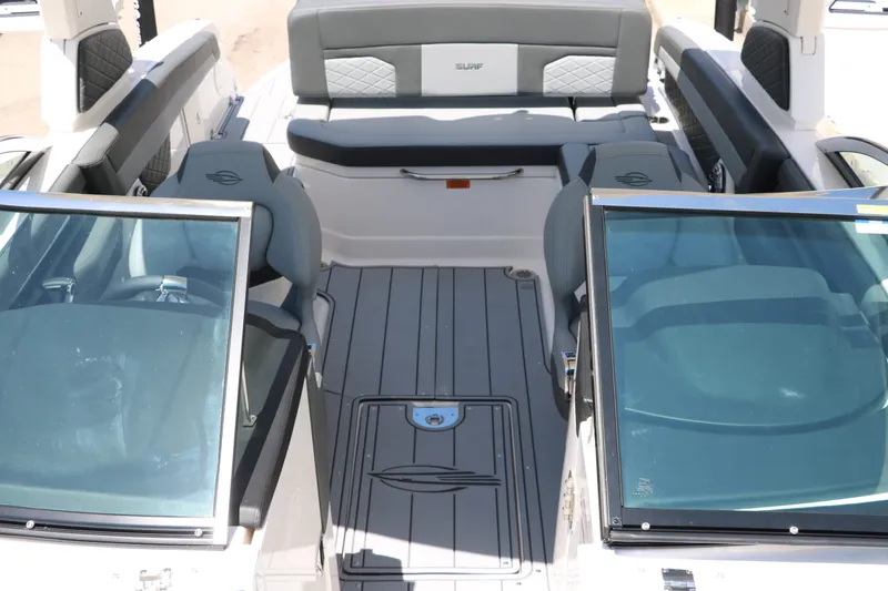 Slide: The Image of Chaparral 26 Surf 2025 - 22