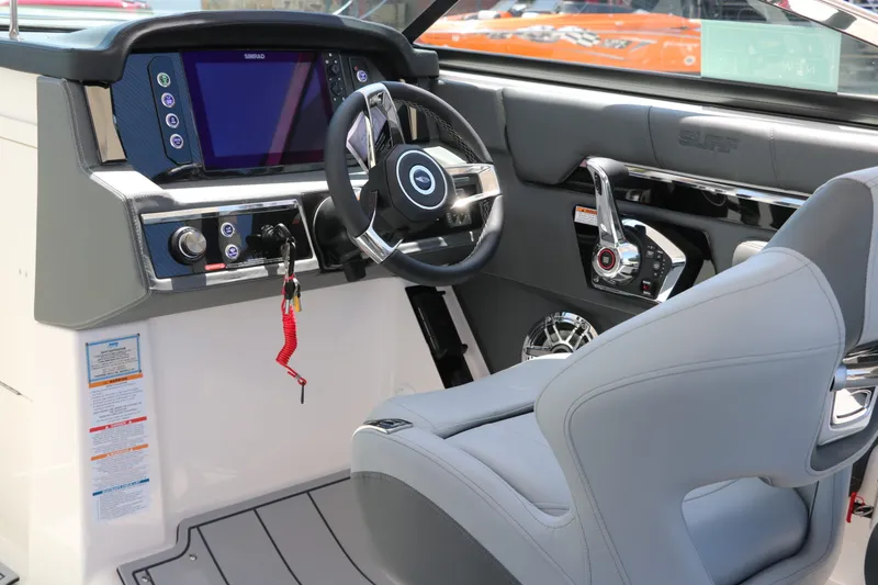 Slide: The Image of Chaparral 26 Surf 2025 - 33