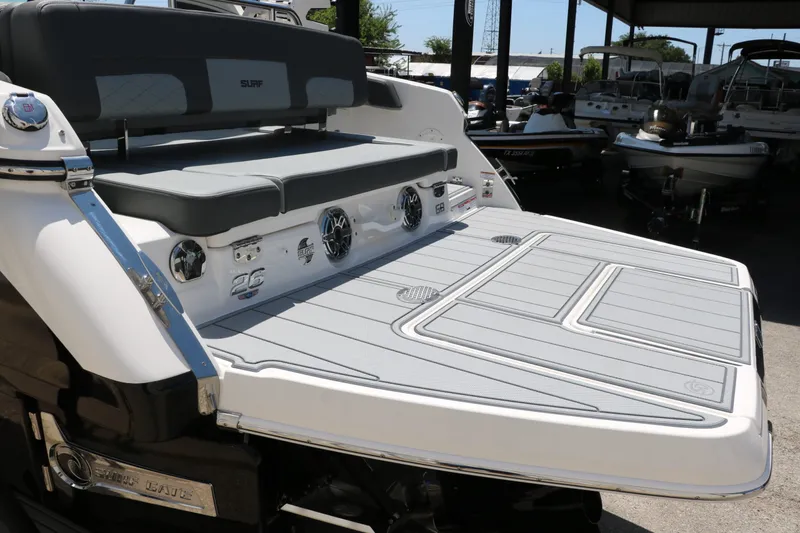 Slide: The Image of Chaparral 26 Surf 2025 - 9