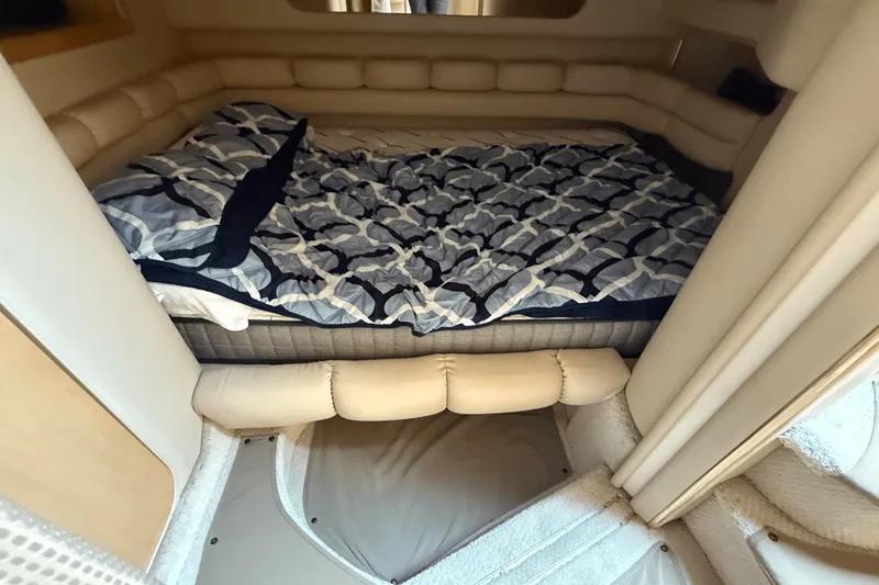 Slide: The Image of Sea Ray 400 SUNDANCER 2000 - 14