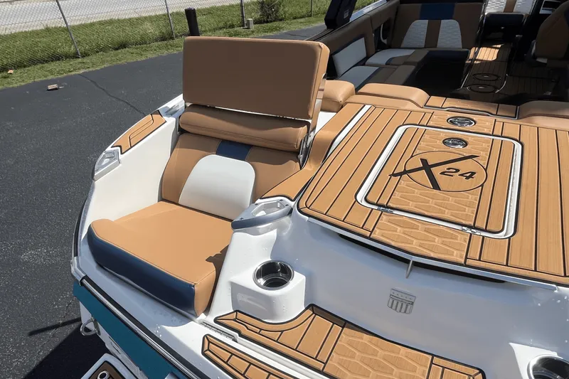 Slide: The Image of Mastercraft X24 2024 - 10