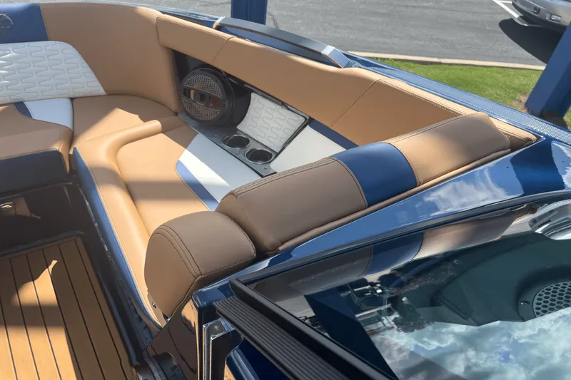 Slide: The Image of Mastercraft X24 2024 - 12