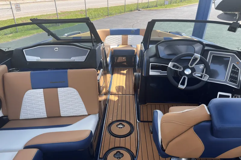 Slide: The Image of Mastercraft X24 2024 - 21