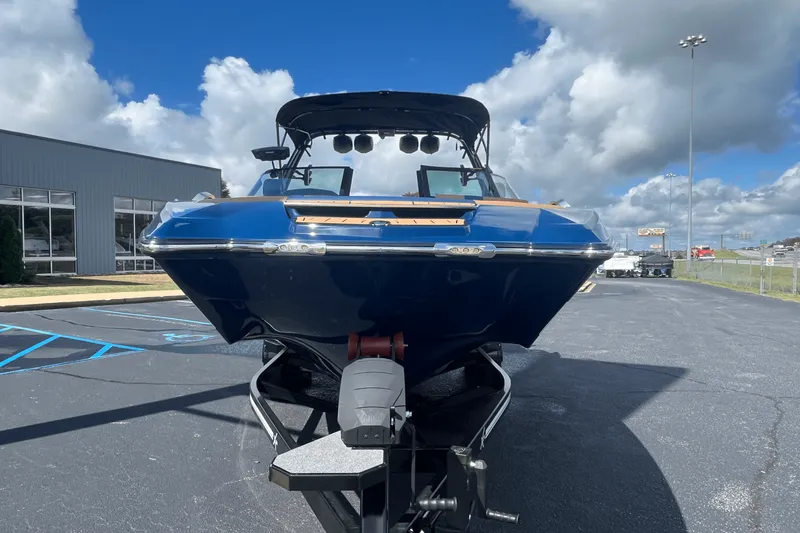 Slide: The Image of Mastercraft X24 2024 - 7