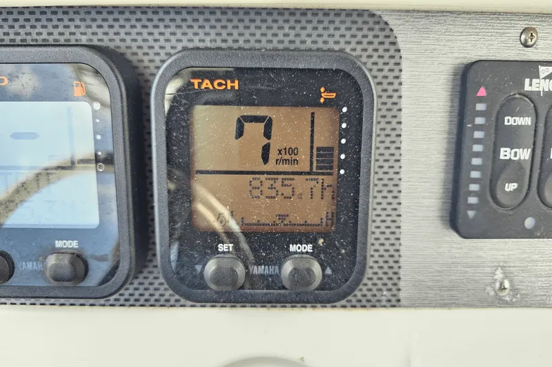 Slide: The Image of Sailfish 2660 CC 2008 - 16