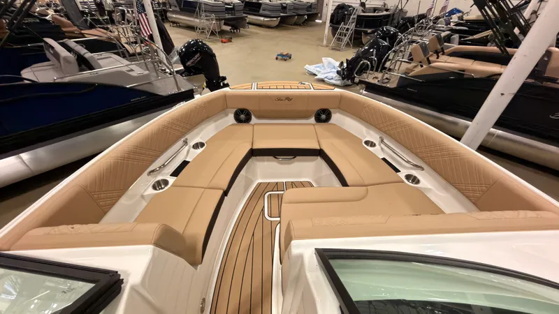 Slide: The Image of Sea Ray SDX 230 2026 - 50