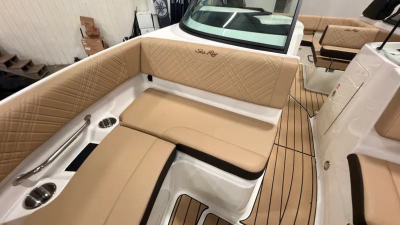 Slide: The Image of Sea Ray SDX 230 2026 - 56