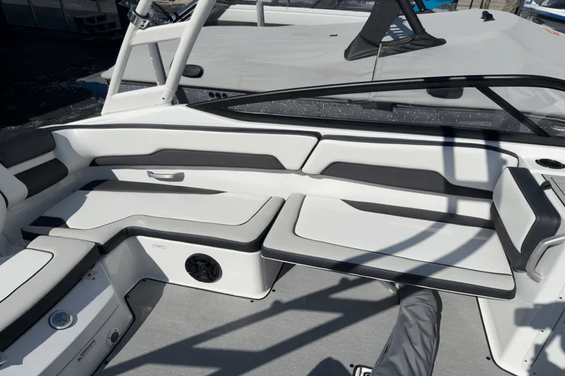 Slide: The Image of Yamaha AR195 2021 - 10