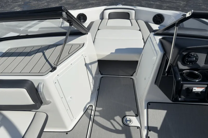 Slide: The Image of Yamaha AR195 2021 - 13