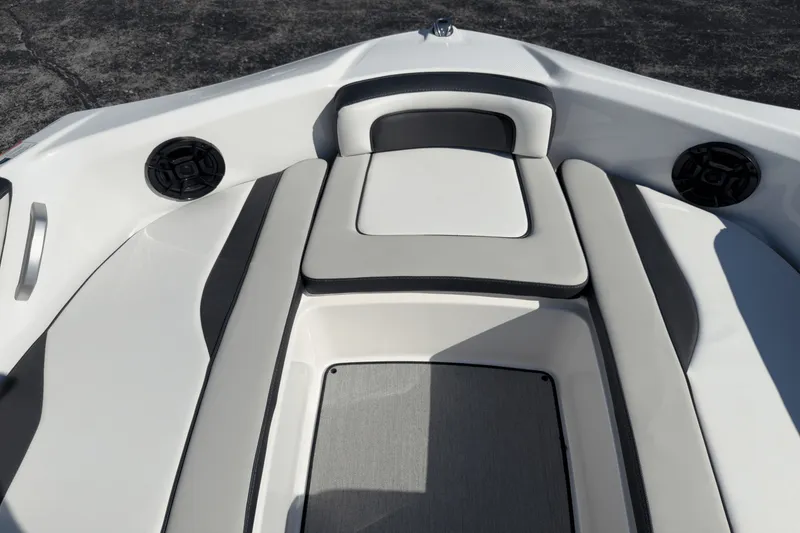 Slide: The Image of Yamaha AR195 2021 - 16