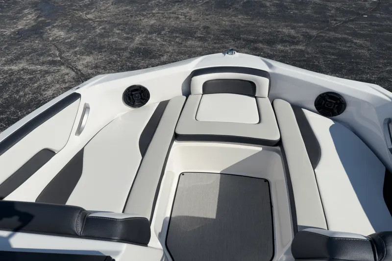 Slide: The Image of Yamaha AR195 2021 - 18