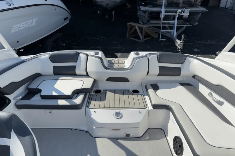 Slide: The Image of Yamaha AR195 2021 - 8