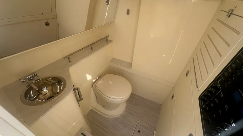 Slide: The Image of Scout 288 LXF 2026 - 34