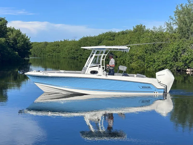 The Image of Boston Whaler 230 Outrage 2026 - 0